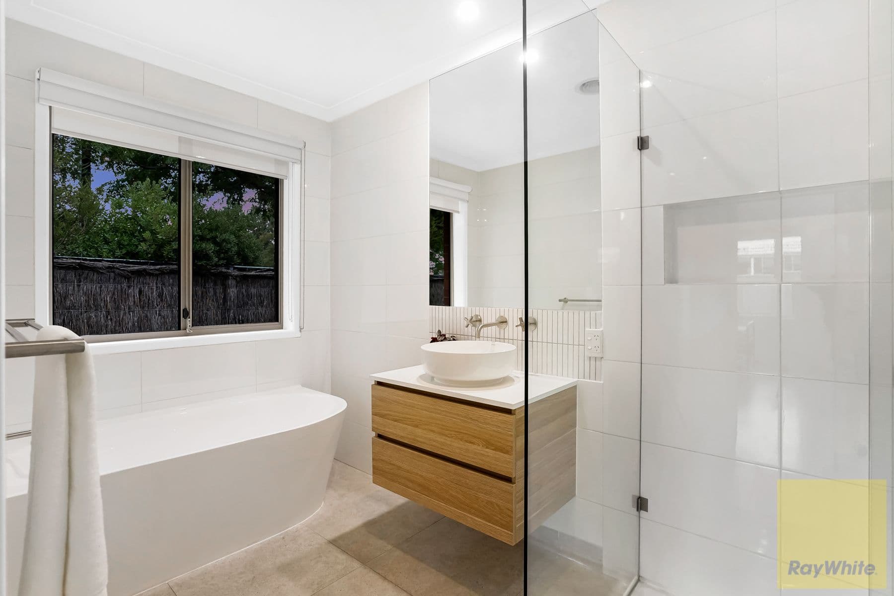 2 Northampton Crescent, Caroline Springs VIC 3023, Caroline Springs - Thumbnail 6