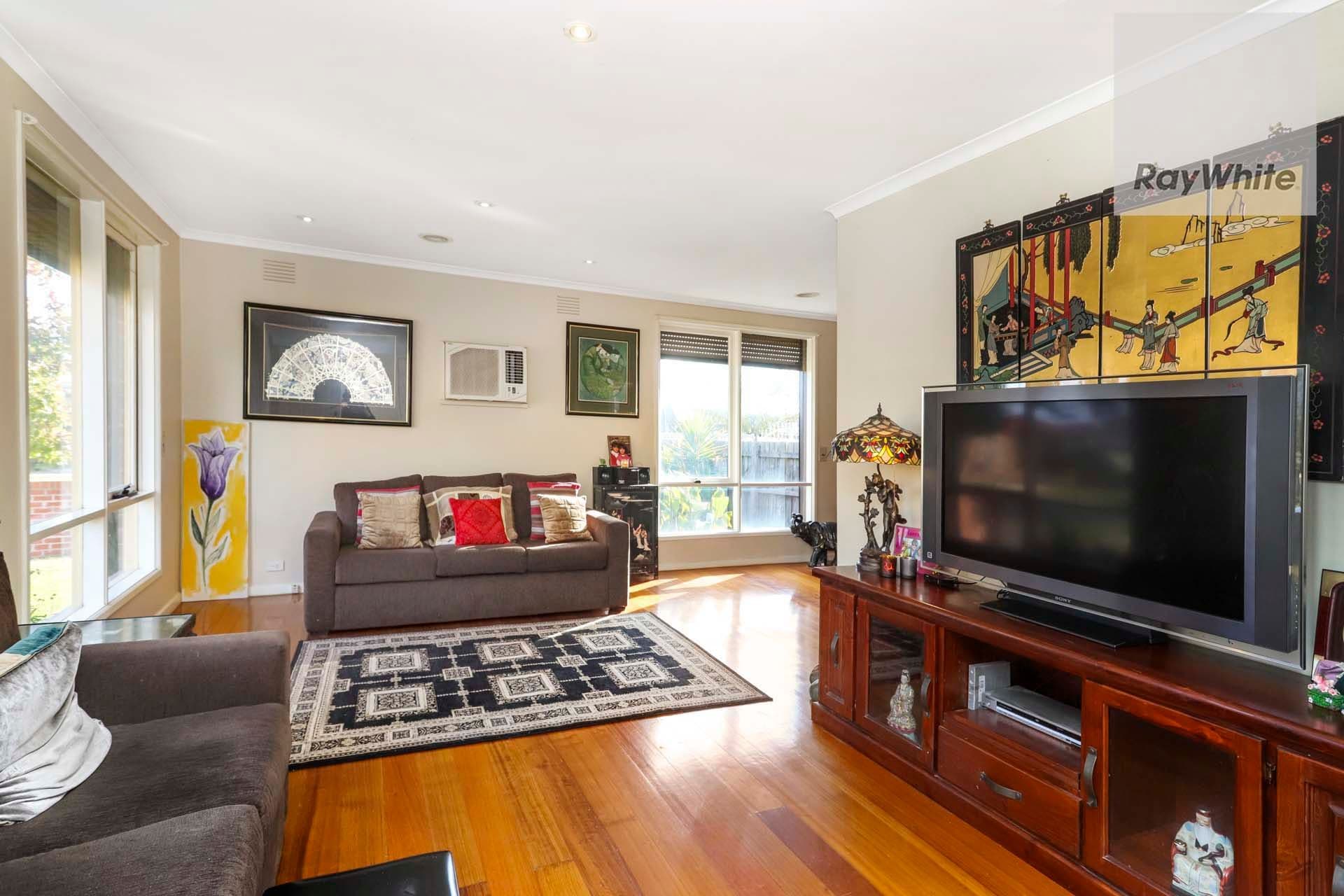 240 Carrick Drive, Gladstone Park VIC 3043, Gladstone Park - Thumbnail 2