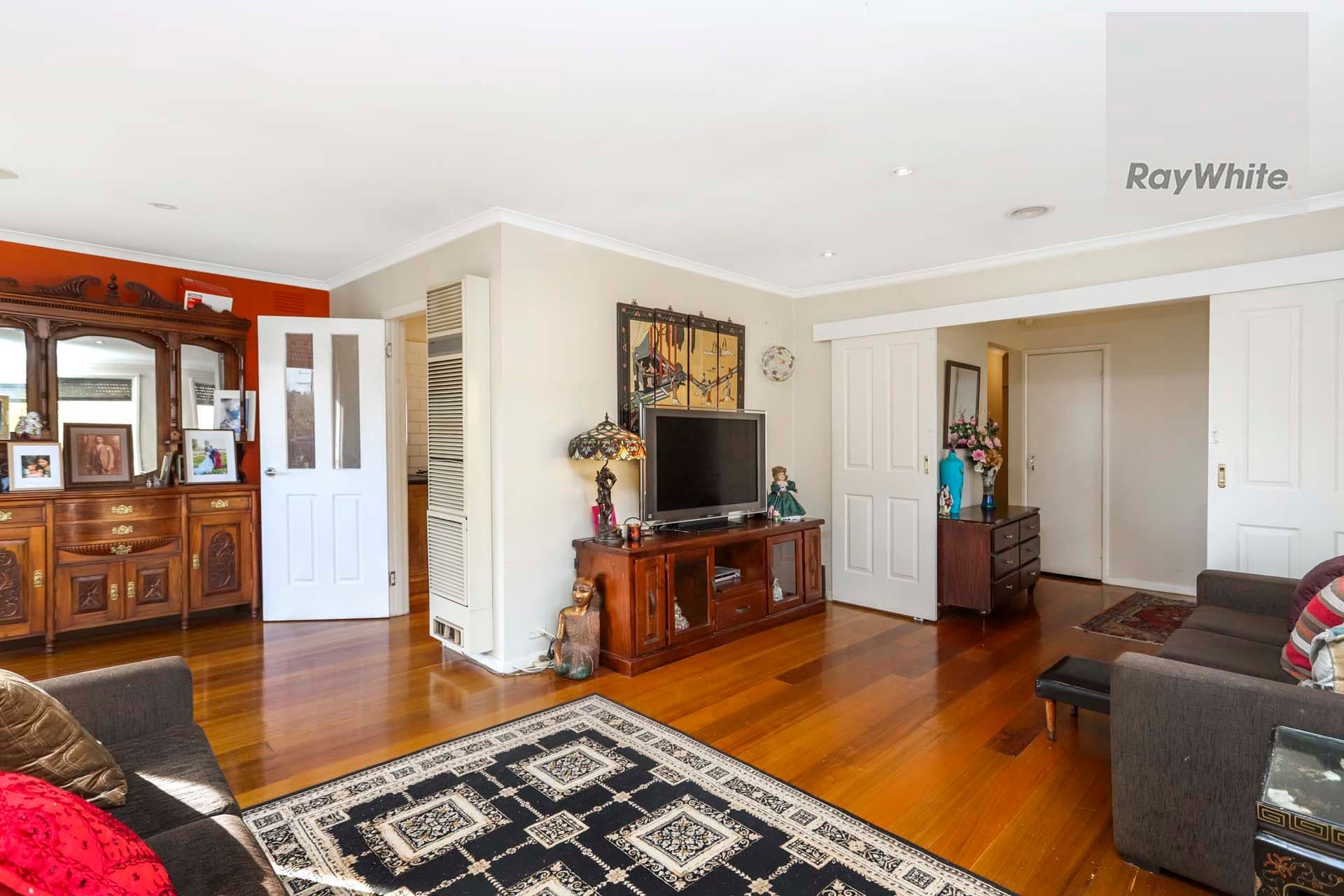 240 Carrick Drive, Gladstone Park VIC 3043, Gladstone Park - Thumbnail 3
