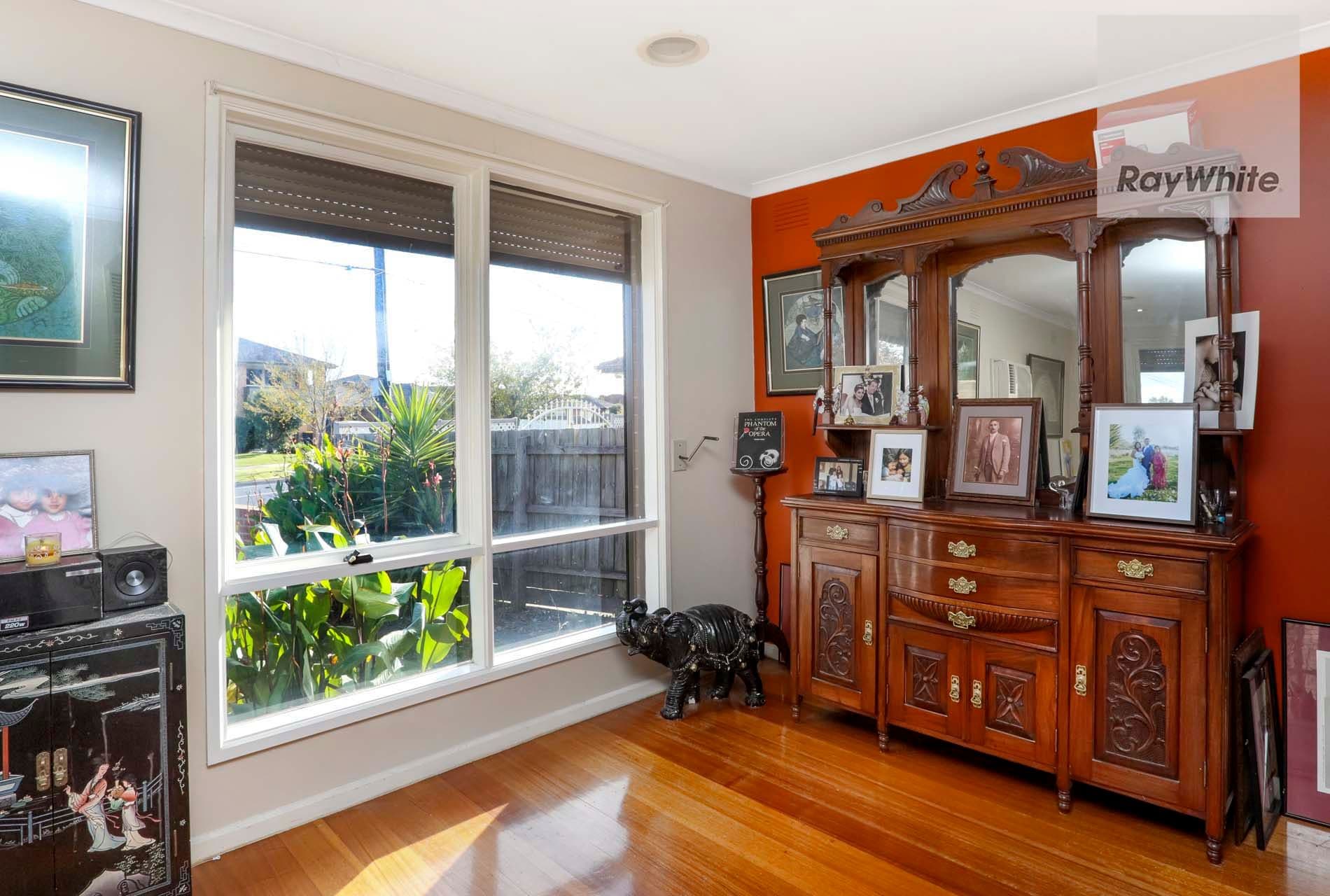 240 Carrick Drive, Gladstone Park VIC 3043, Gladstone Park - Thumbnail 4