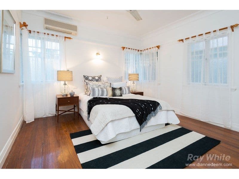 8 Iveagh Avenue, Holland Park West QLD 4121, Holland Park West - Thumbnail 4