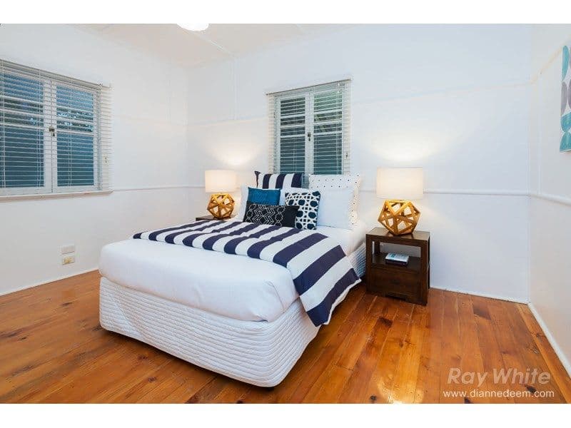 8 Iveagh Avenue, Holland Park West QLD 4121, Holland Park West - Thumbnail 5