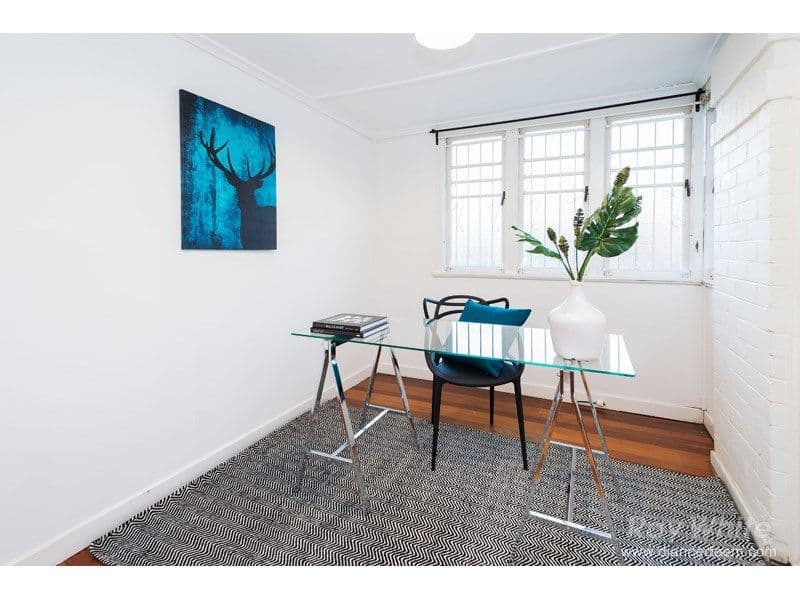 8 Iveagh Avenue, Holland Park West QLD 4121, Holland Park West - Thumbnail 7