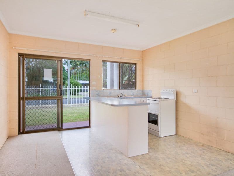 13 Armbrust Street, MANOORA QLD 4870, Manoora - Thumbnail 3