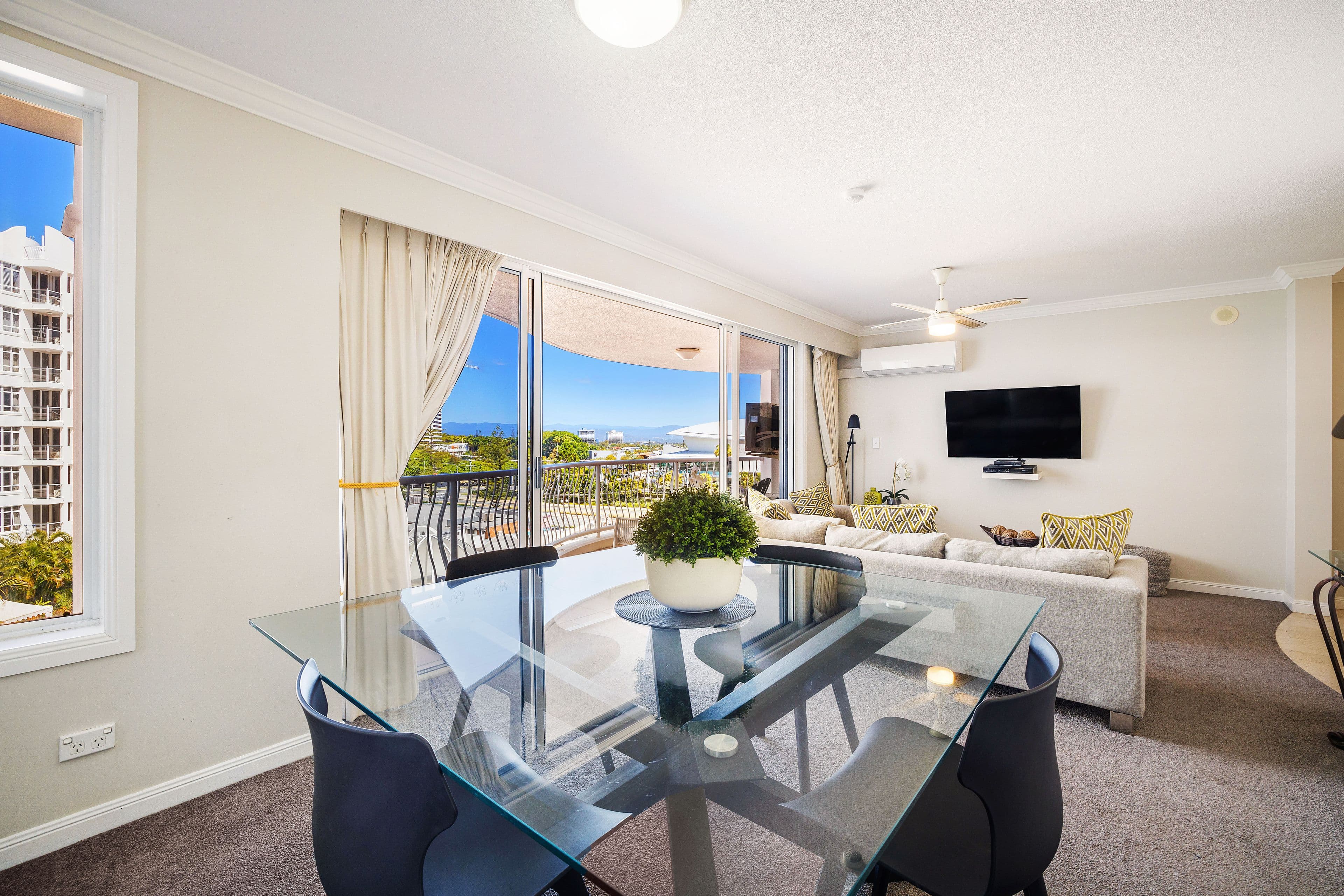 24 Queensland Avenue, Broadbeach QLD 4218, Broadbeach - Thumbnail 4