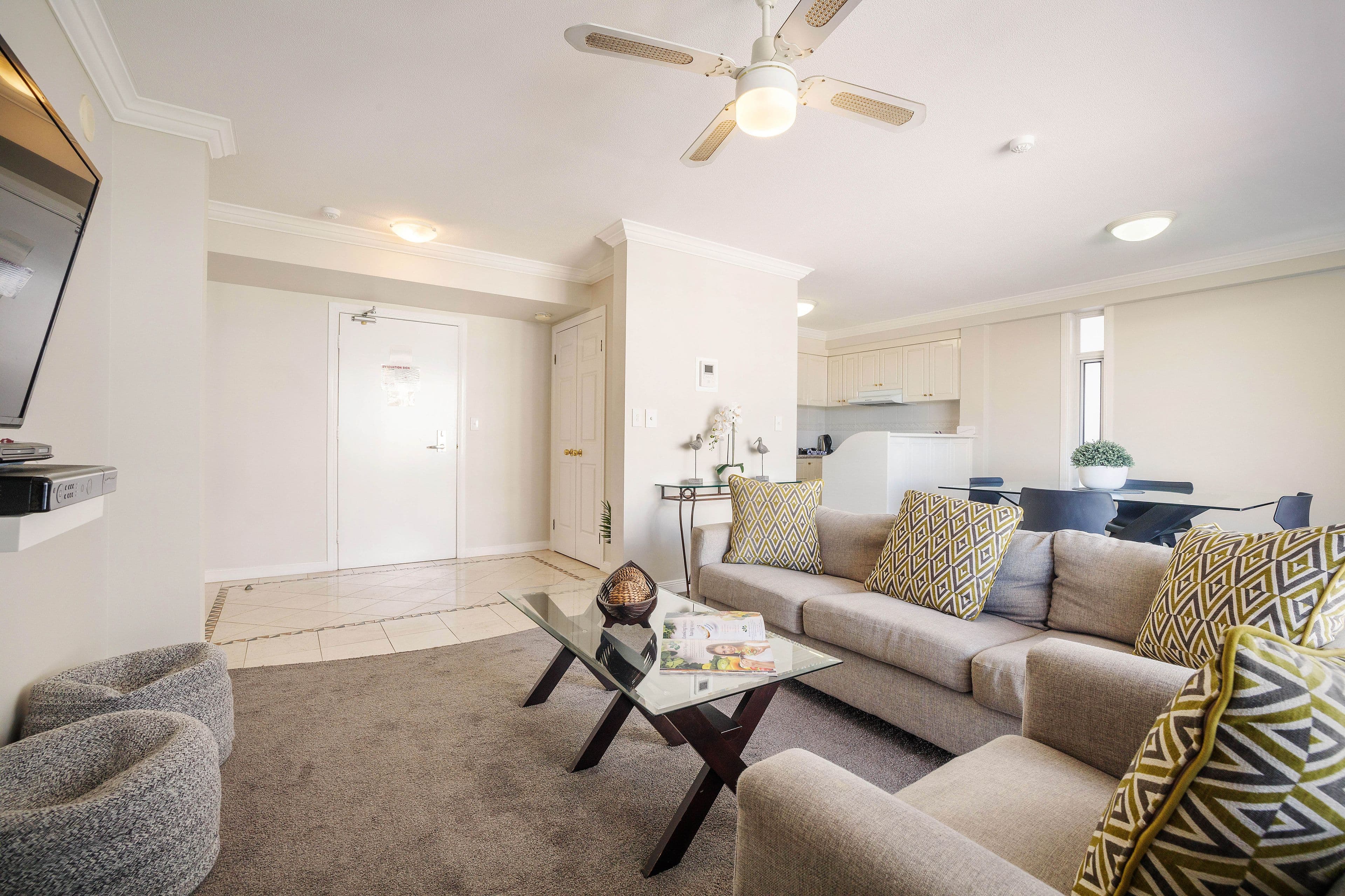 24 Queensland Avenue, Broadbeach QLD 4218, Broadbeach - Thumbnail 6