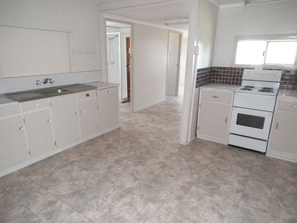 47 Grosvenor Street, Maryborough QLD 4650, Maryborough - Thumbnail 4