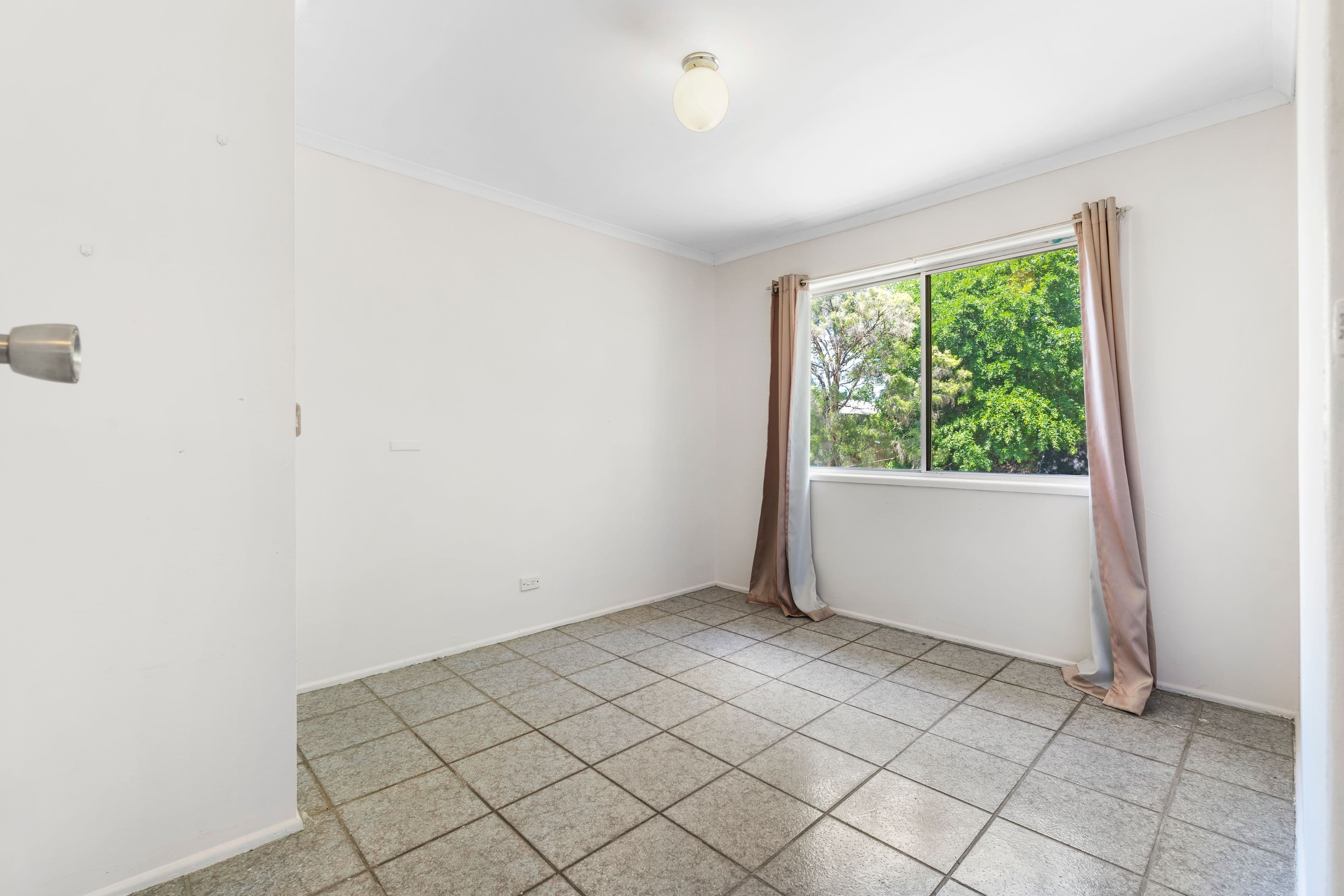 18 Russell Drive, Redbank Plains QLD 4301, Redbank Plains - Thumbnail 7