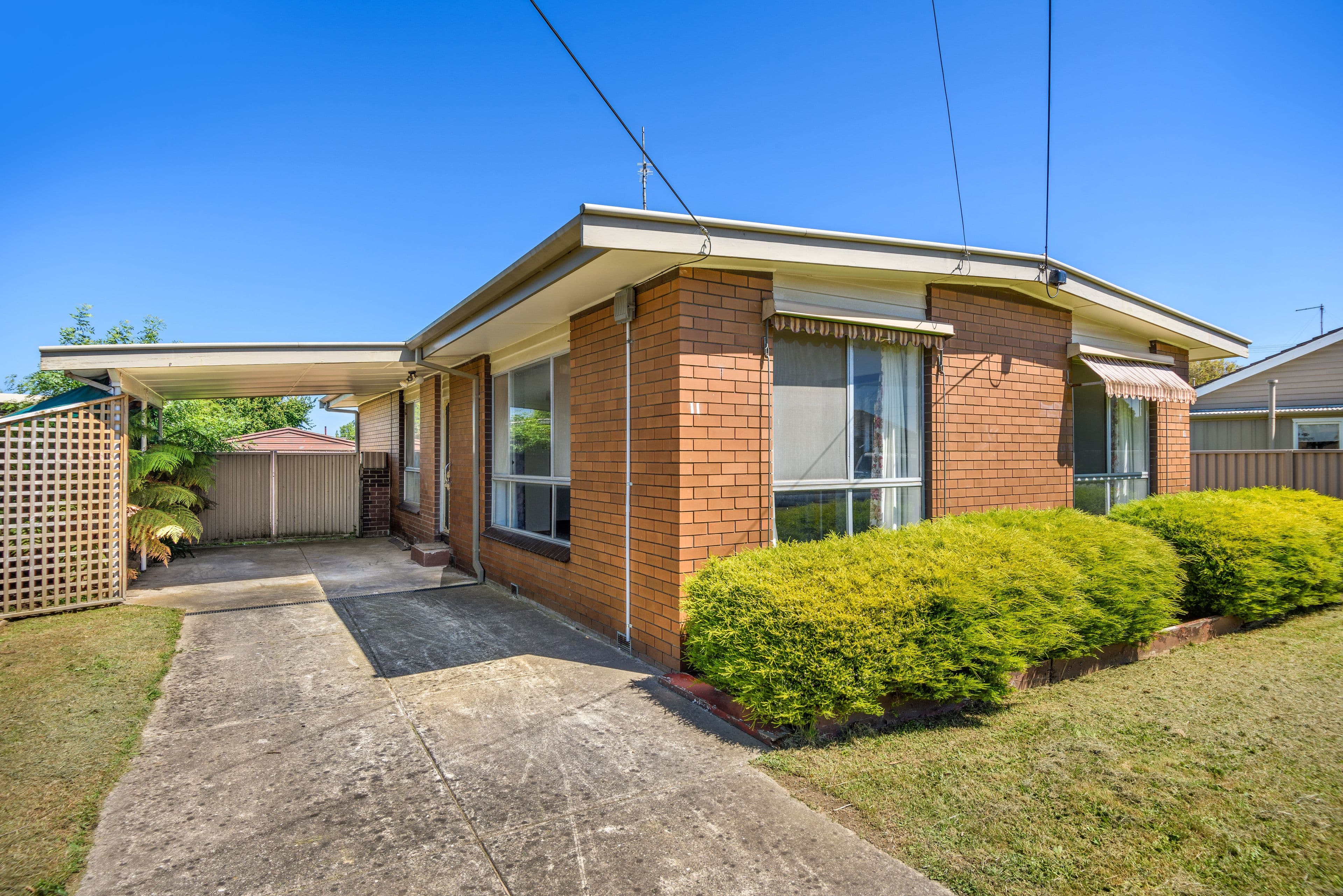 11 Maude Street, Wendouree VIC 3355, Wendouree - Thumbnail 2