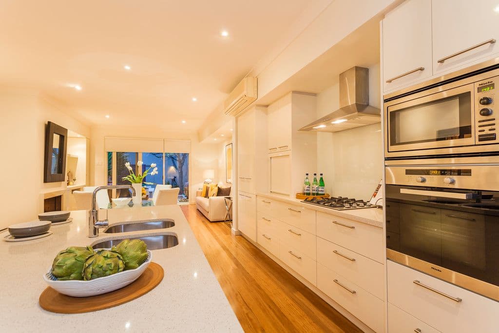 21 Stinton Avenue, NEWTOWN VIC 3220, Newtown - Thumbnail 2