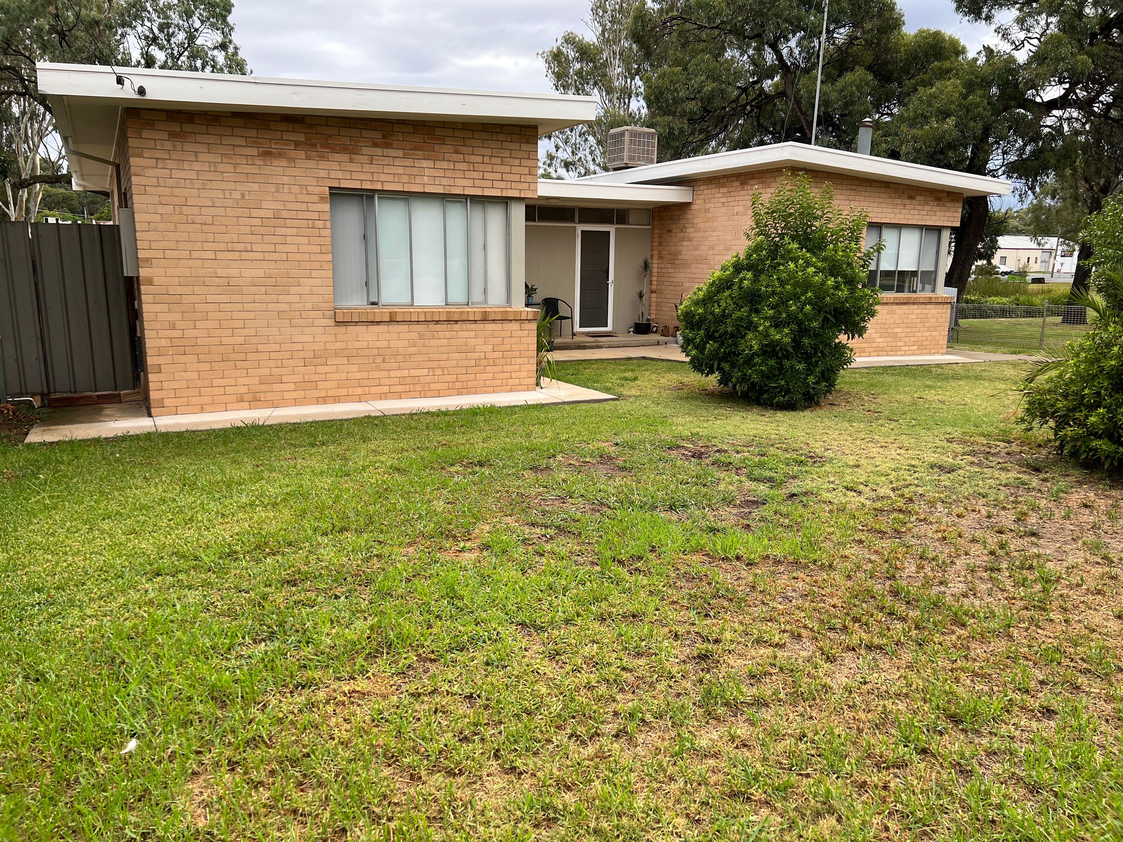 321 Poictiers Street, Deniliquin NSW 2710, Deniliquin - Image 1