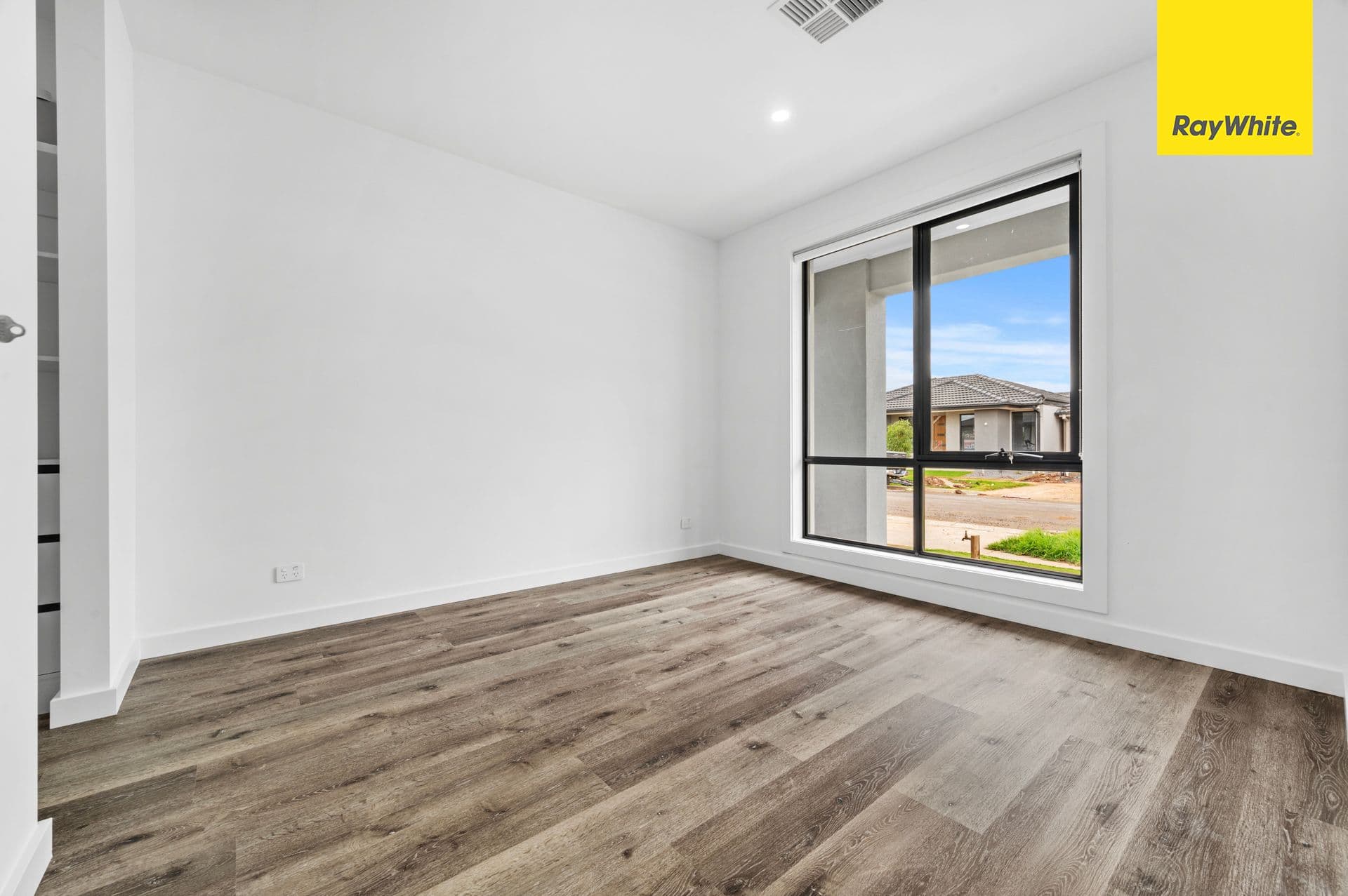 1 Chol Street, THORNHILL PARK VIC 3335, Thornhill Park - Thumbnail 4