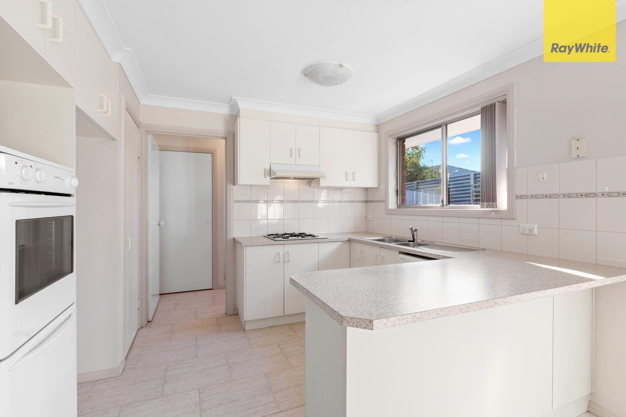4 Feldspar Close, St Albans VIC 3021, St Albans - Thumbnail 2