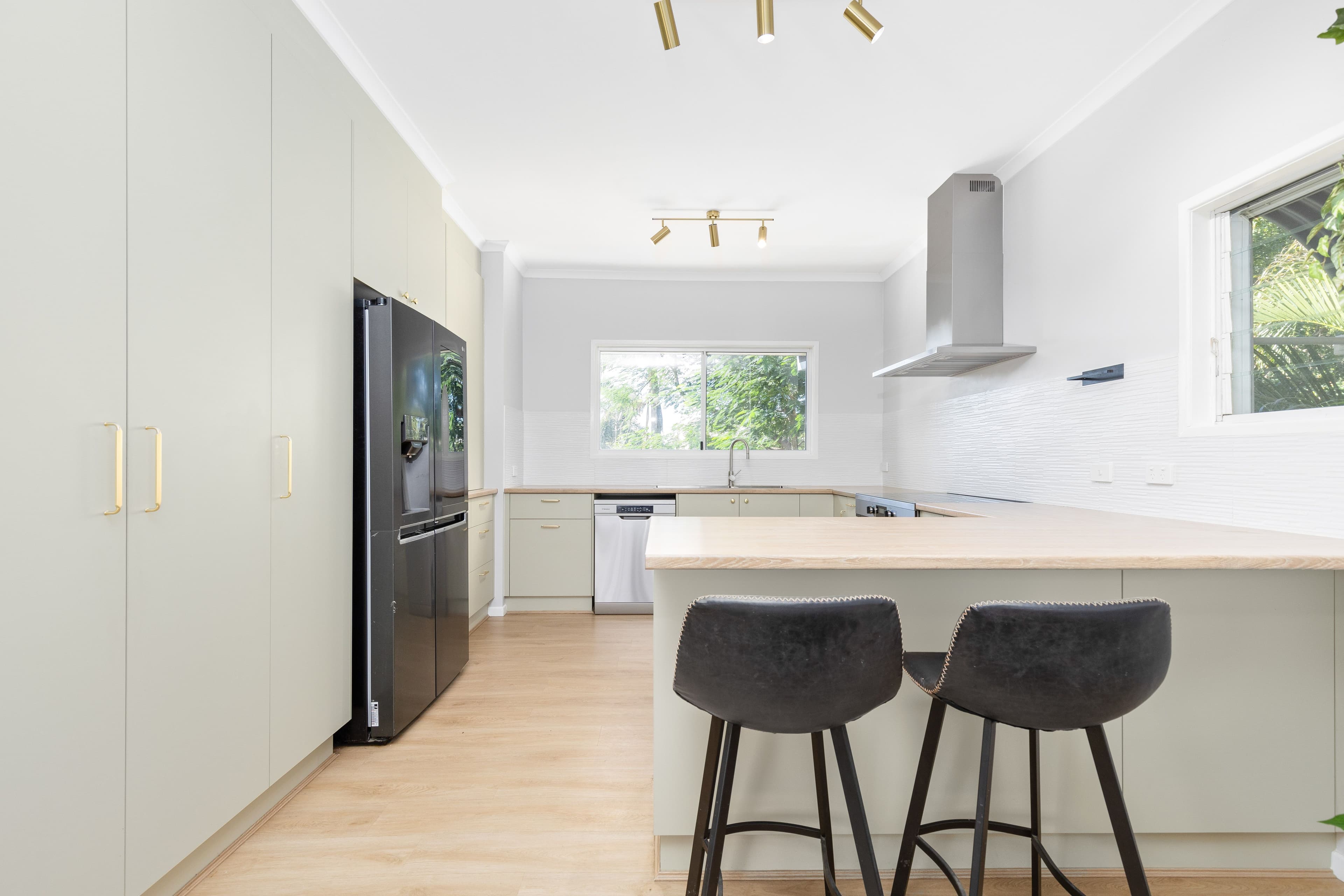 69 Park Avenue, Emerald QLD 4720, Emerald - Thumbnail 7