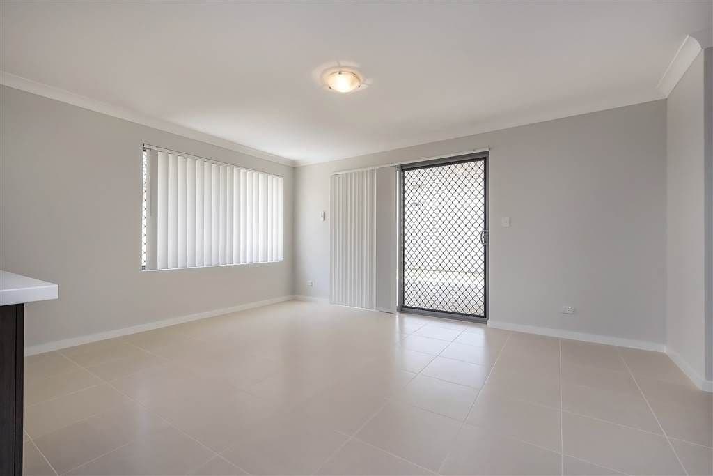 132 Sapphire Chase, Wellard WA 6170, Wellard - Thumbnail 3