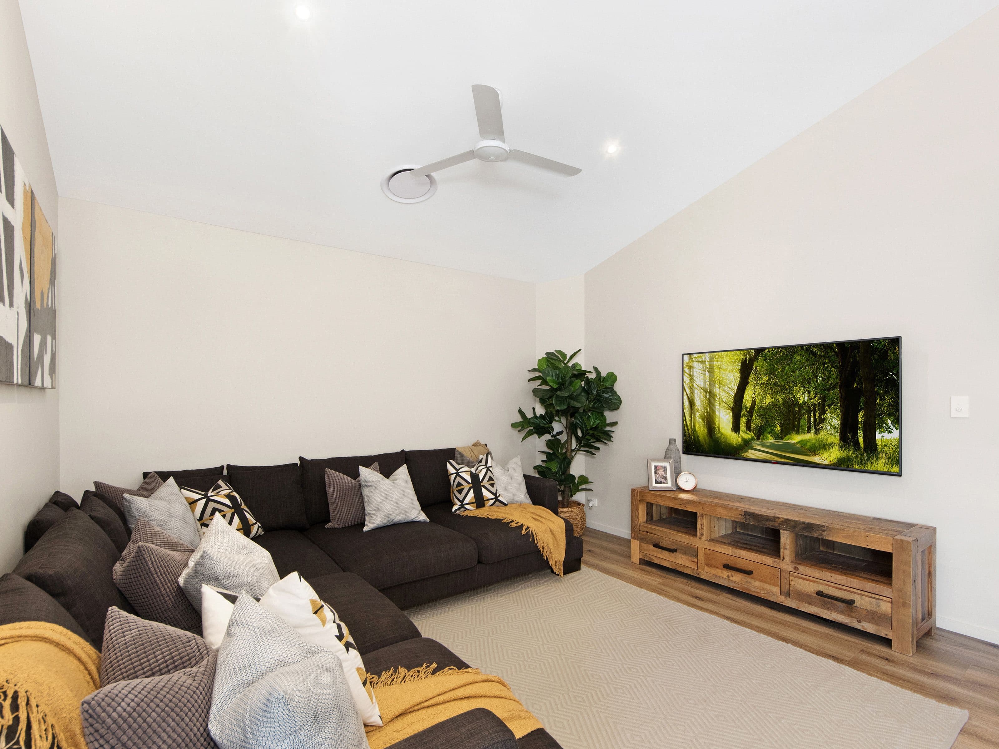 16 Kimberley Creek Road, Upper Coomera QLD 4209, Upper Coomera - Thumbnail 6