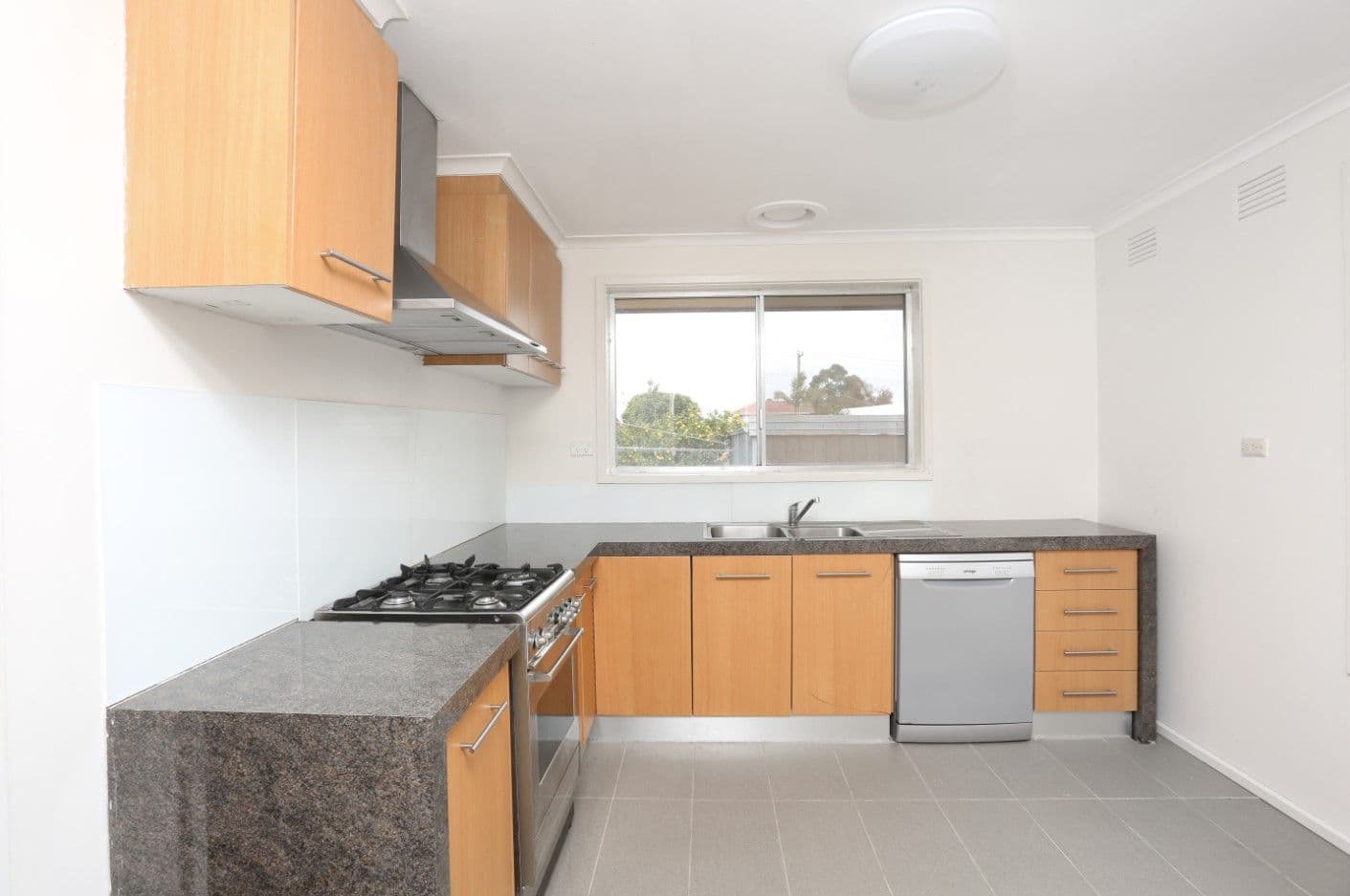 24 Ransom Avenue, Altona VIC 3018, Altona - Thumbnail 4