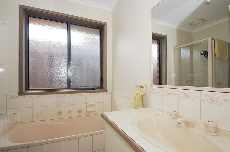 6 Fieldlark Court, CARRUM DOWNS VIC 3201, Carrum Downs - Thumbnail 3