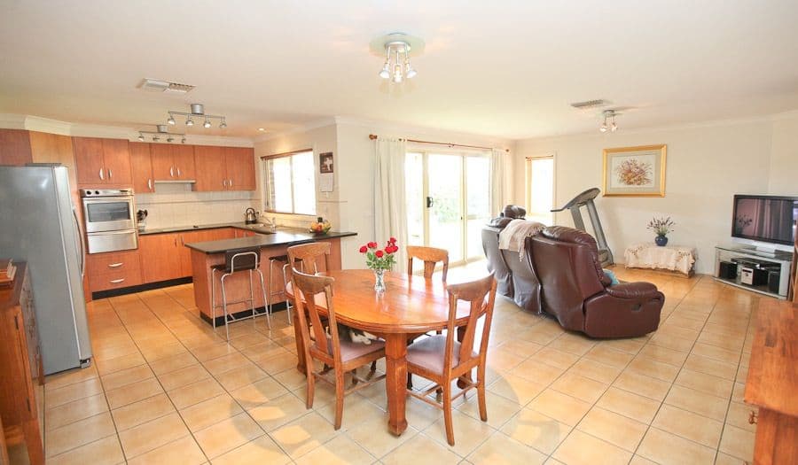 8 Wilsen Terrace, Pooraka SA 5095, Pooraka - Thumbnail 2