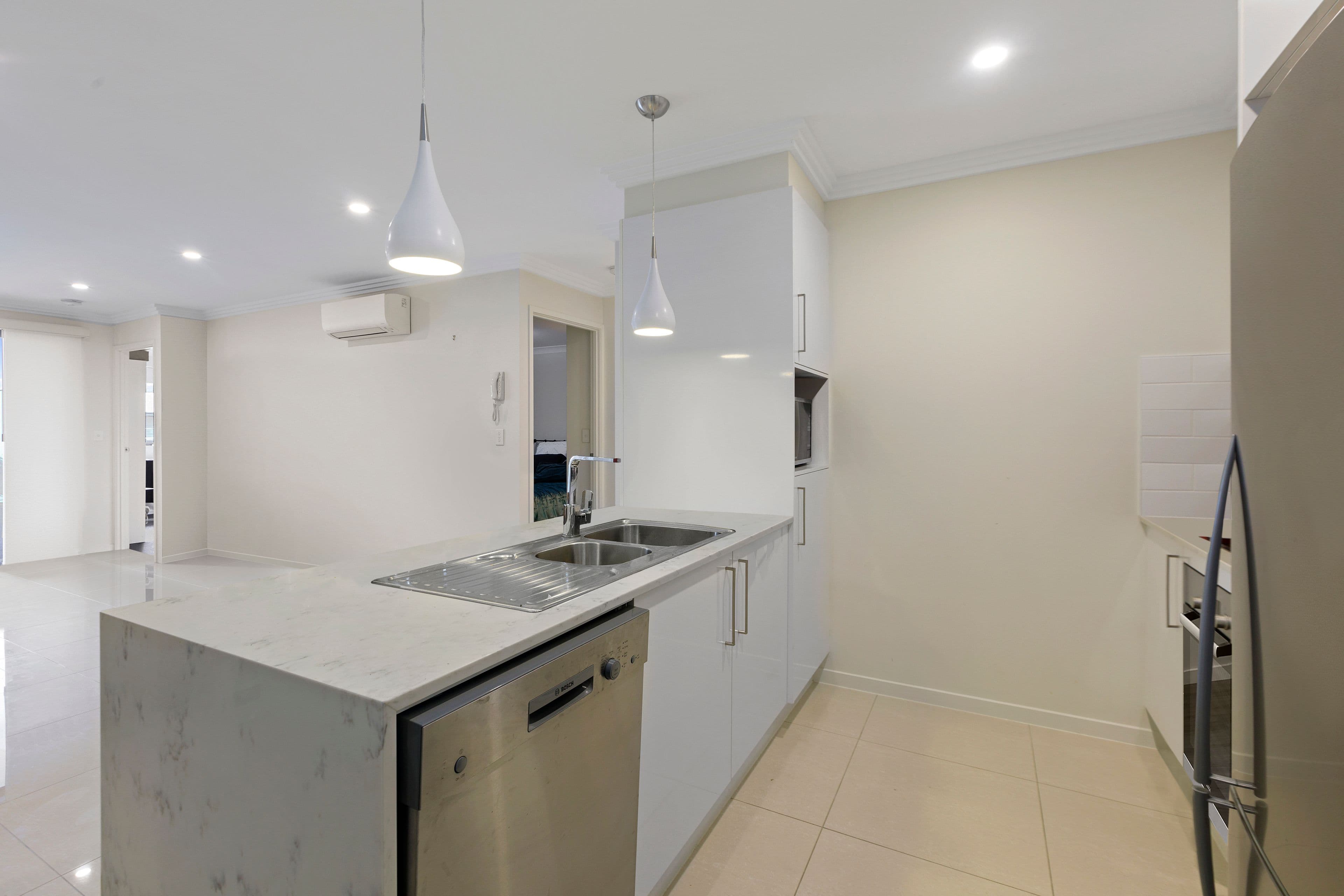 14 Pashen Street, Morningside QLD 4170, Morningside - Thumbnail 2
