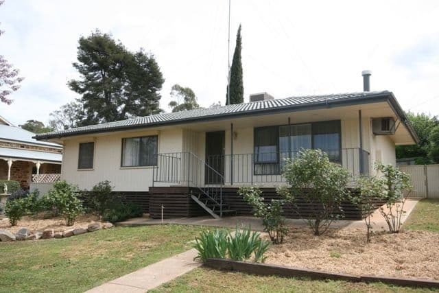 17 Burton Street, CLARE SA 5453, Clare - Thumbnail 2