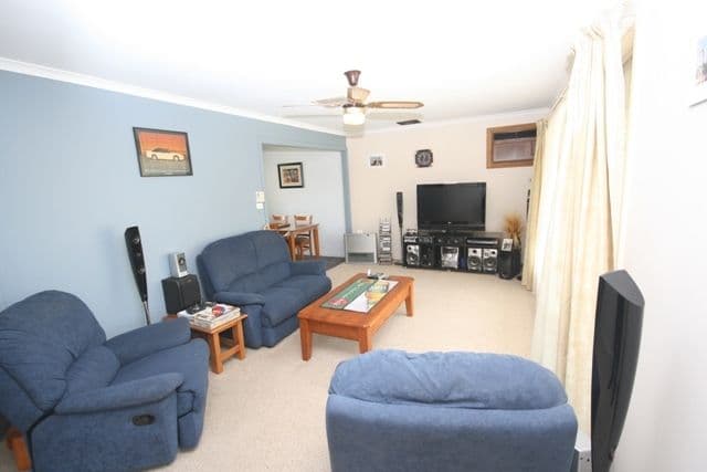 17 Burton Street, CLARE SA 5453, Clare - Thumbnail 4