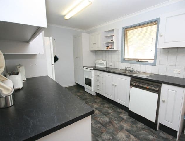17 Burton Street, CLARE SA 5453, Clare - Thumbnail 6