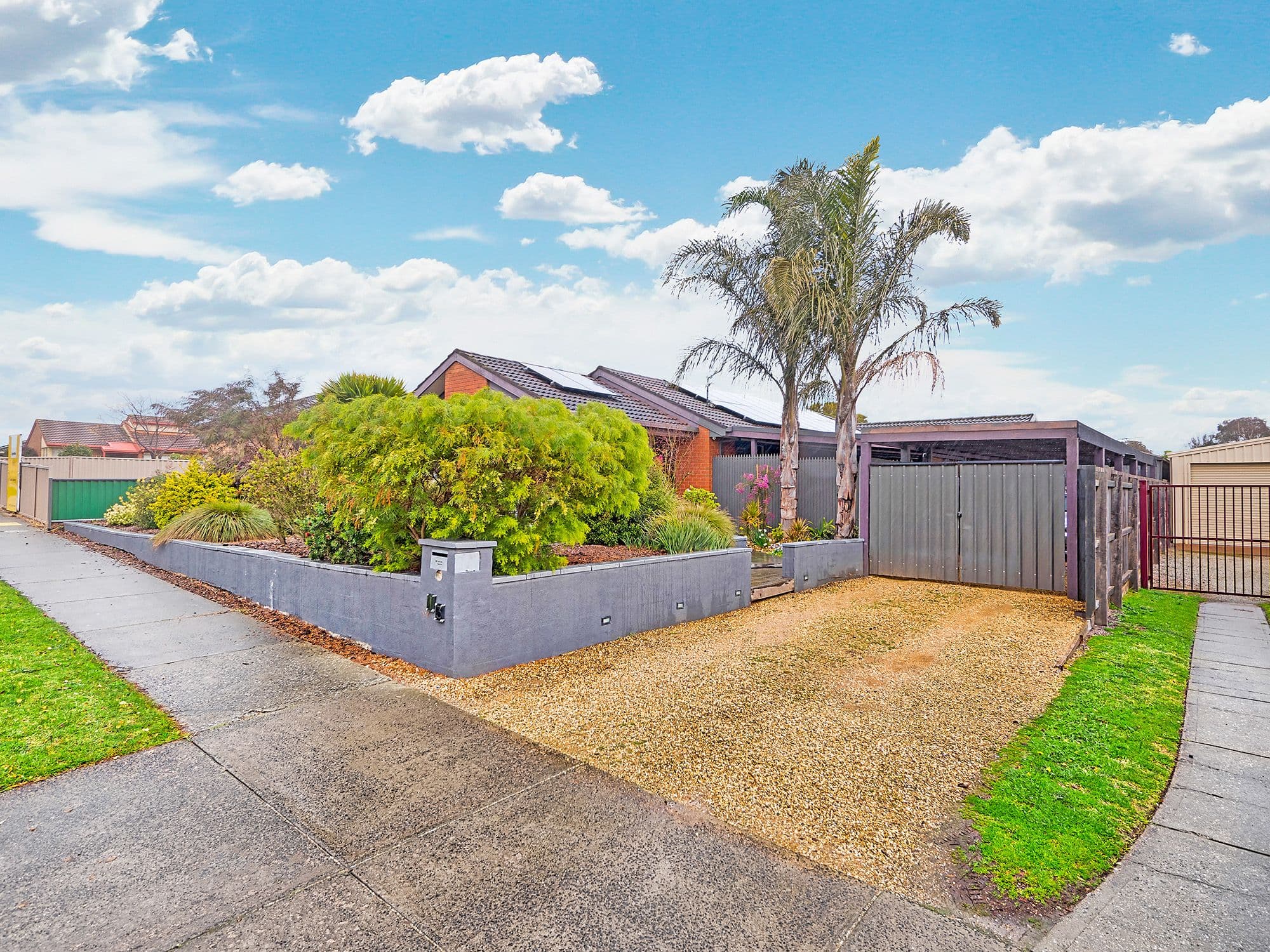 13 Hazelwood Avenue, Cranbourne North VIC 3977, Cranbourne North - Thumbnail 2