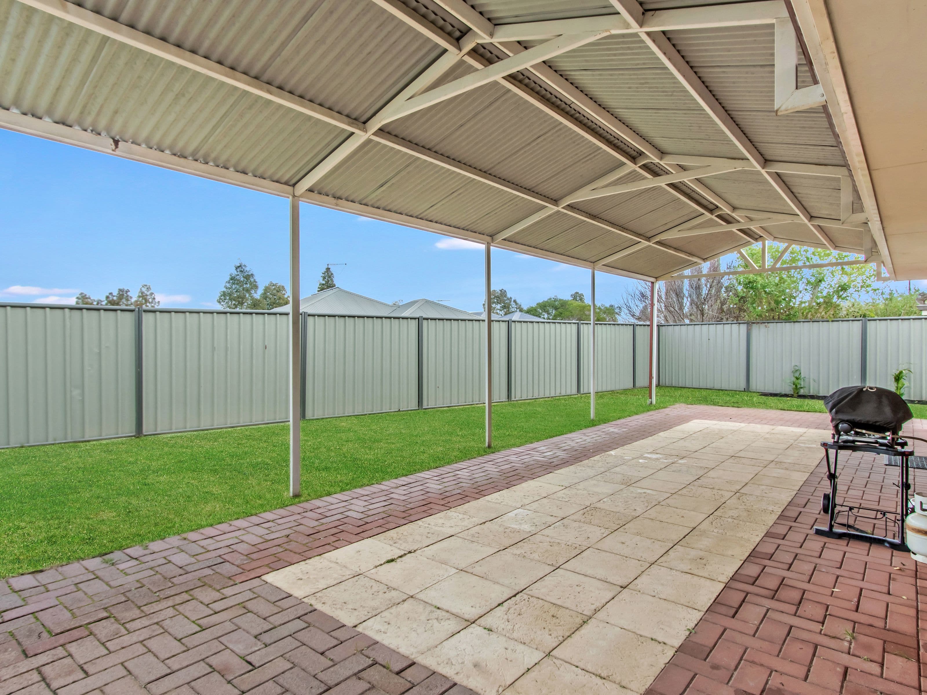 7 Vivien Avenue, Baldivis WA 6171, Baldivis - Thumbnail 2