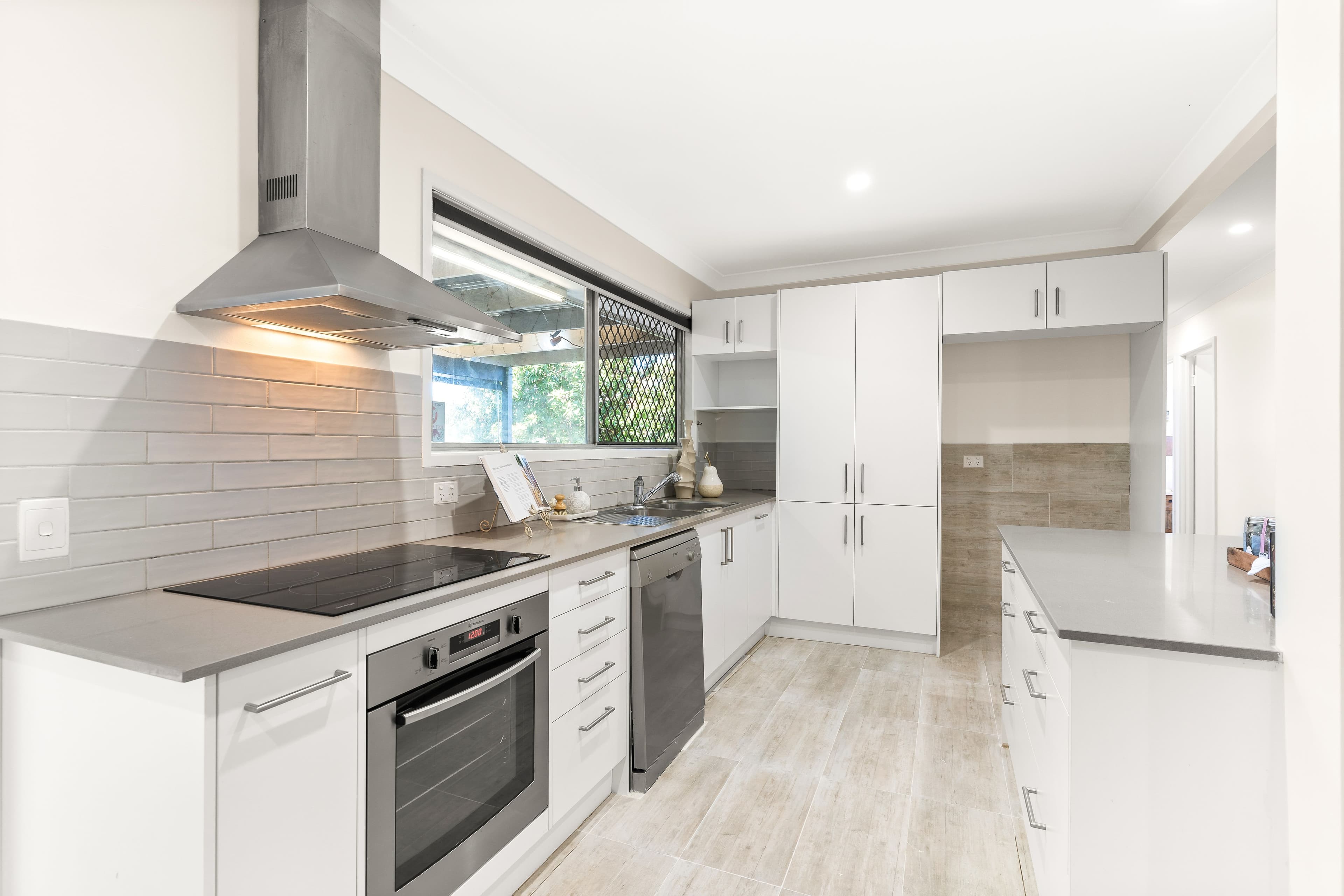 16 Furlong Street, Indooroopilly QLD 4068, Indooroopilly - Thumbnail 4