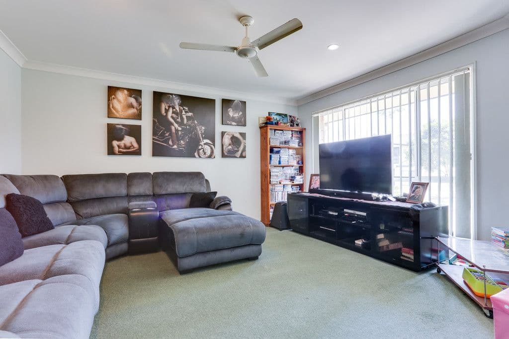 3 Hawthorne Street, Forest Lake QLD 4078, Forest Lake - Thumbnail 2