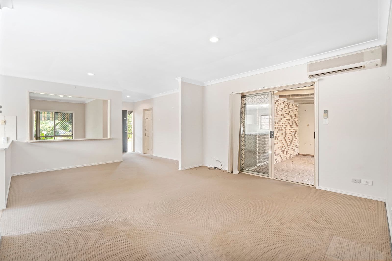 17 Water Gum Street, Elanora QLD 4221, Elanora - Thumbnail 2