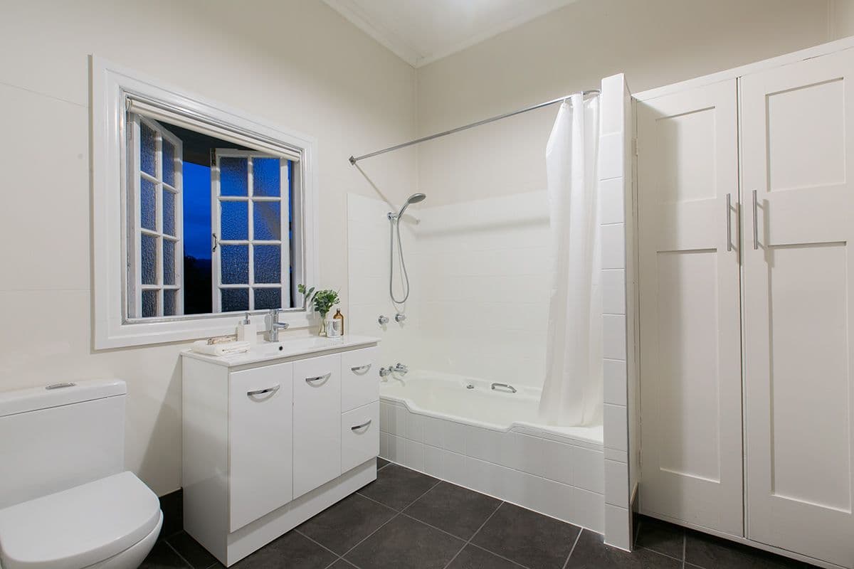 16 Cecil Road, Bardon QLD 4065, Bardon - Thumbnail 8