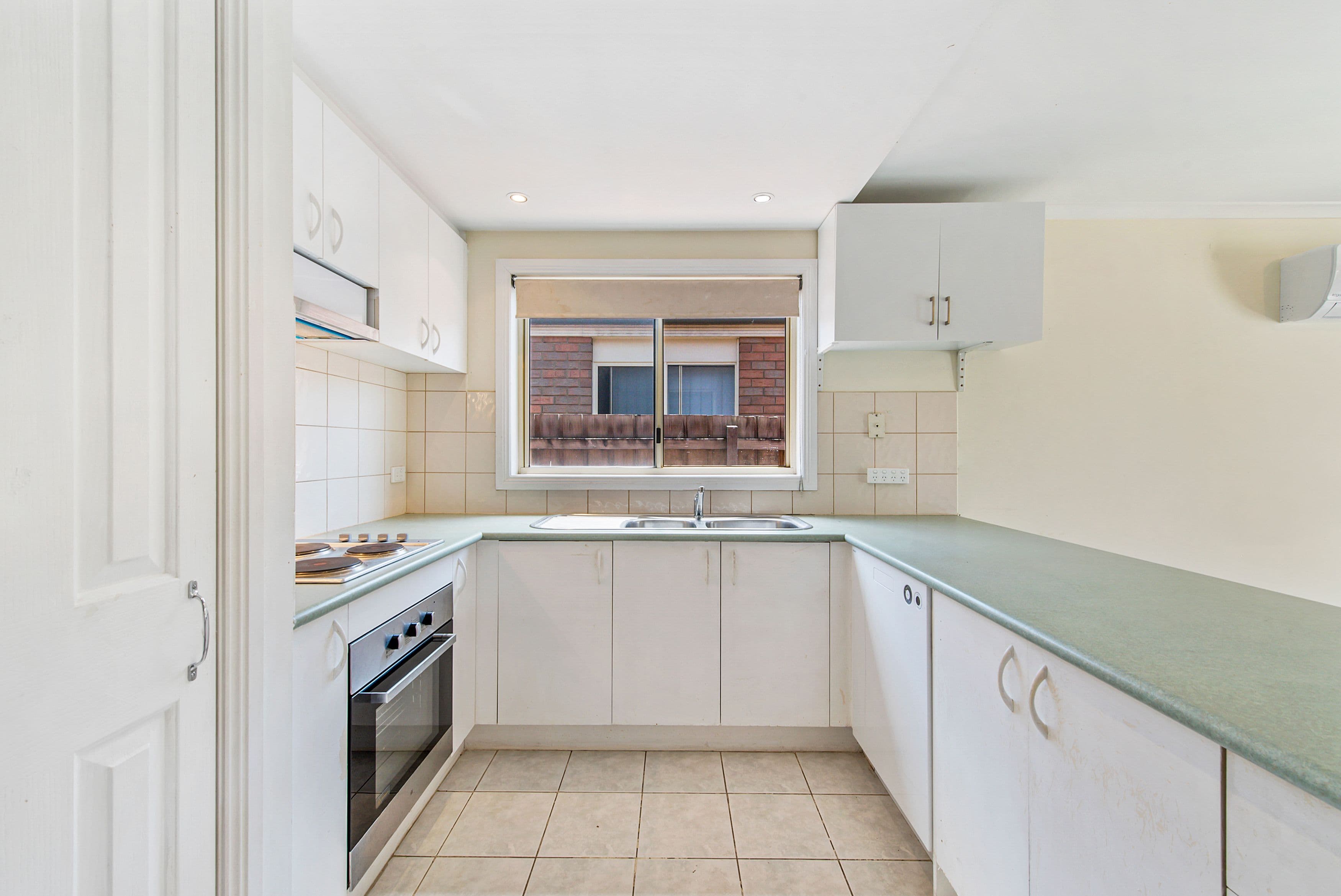 48 Brindalee Way, Hillside VIC 3037, Hillside - Thumbnail 2