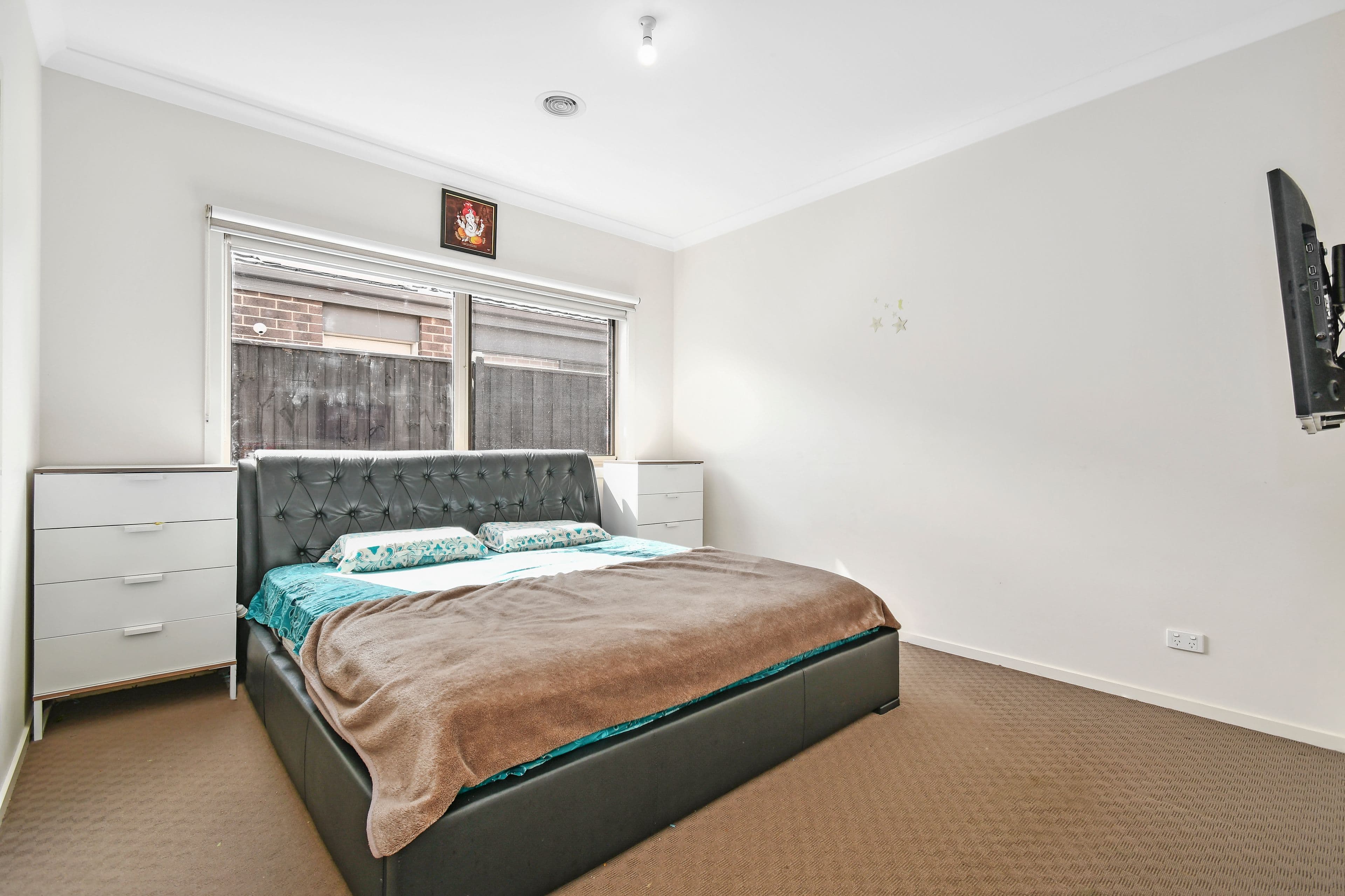 10 Woodbine Street, Pakenham VIC 3810, Pakenham - Thumbnail 5