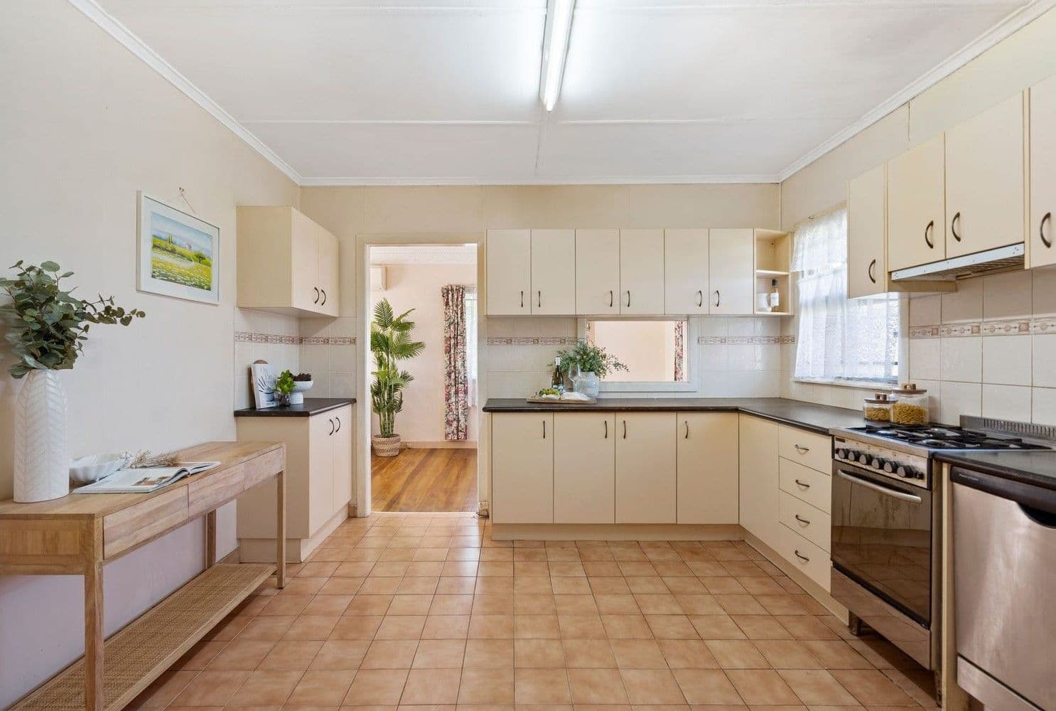 779 Cavendish Road, Holland Park QLD 4121, Holland Park - Thumbnail 4