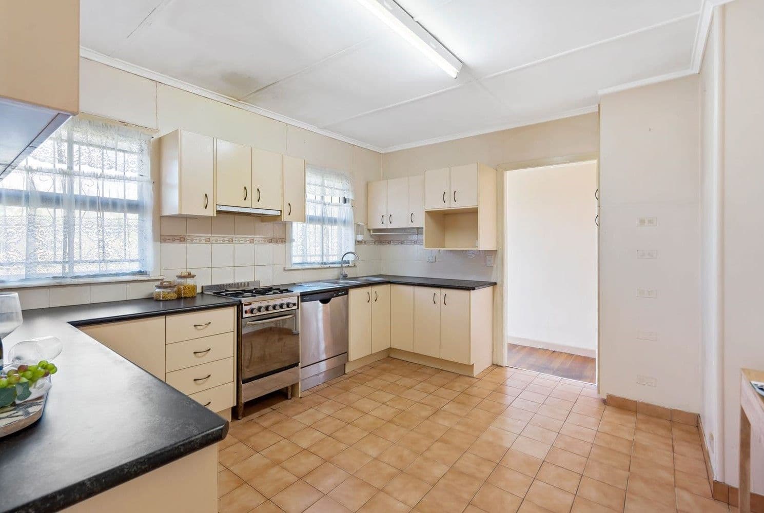 779 Cavendish Road, Holland Park QLD 4121, Holland Park - Thumbnail 5
