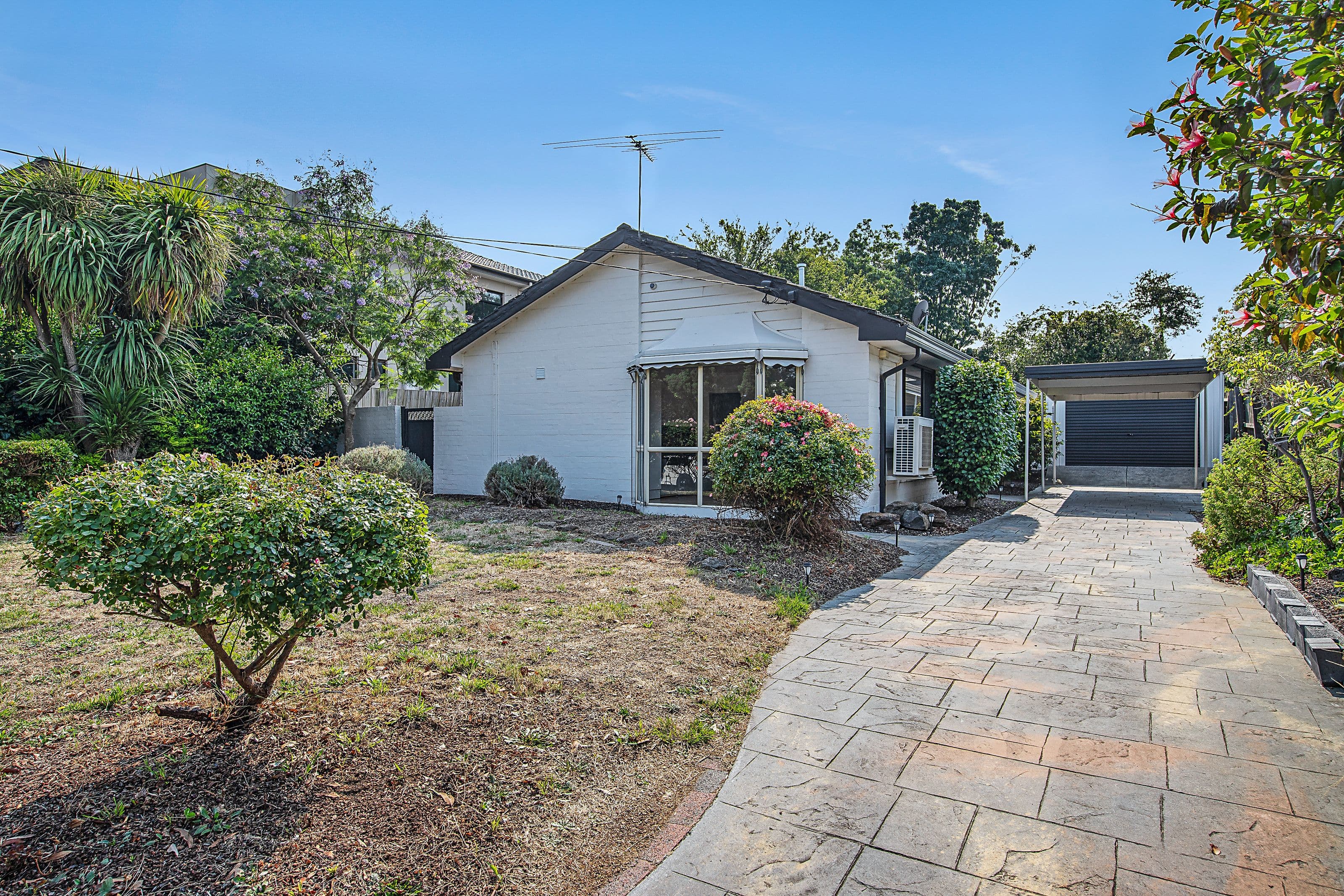 6 Ainslie Drive, Wheelers Hill VIC 3150, Wheelers Hill - Thumbnail 2