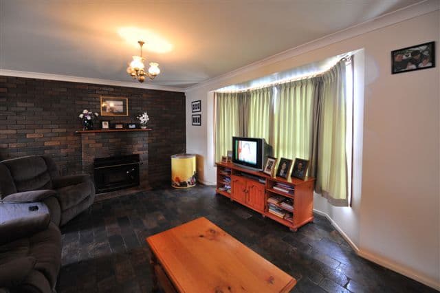 3 Lindemann Court, WILSONTON QLD 4350, Wilsonton Heights - Thumbnail 2