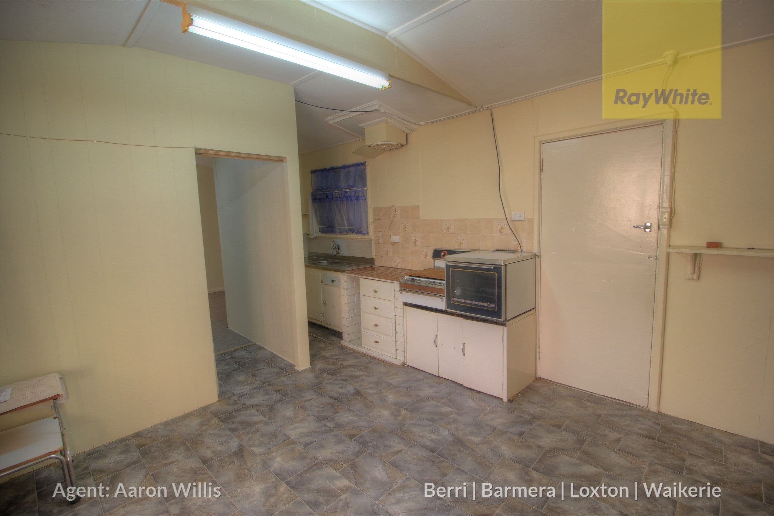 19 Sturt Street, Loxton SA 5333, Loxton - Thumbnail 3
