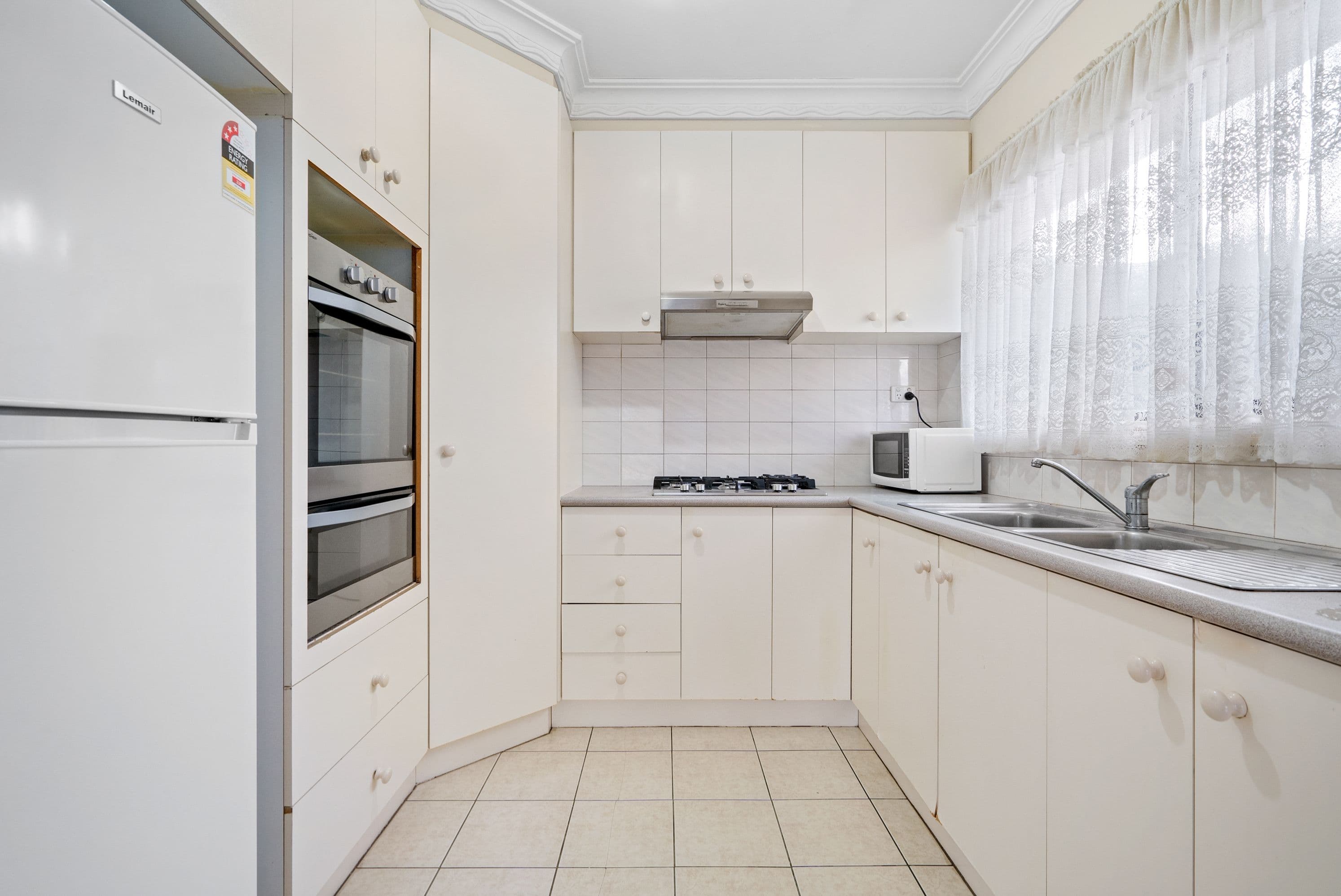 19 Kenthurst Court, Mill Park VIC 3082, Mill Park - Thumbnail 2