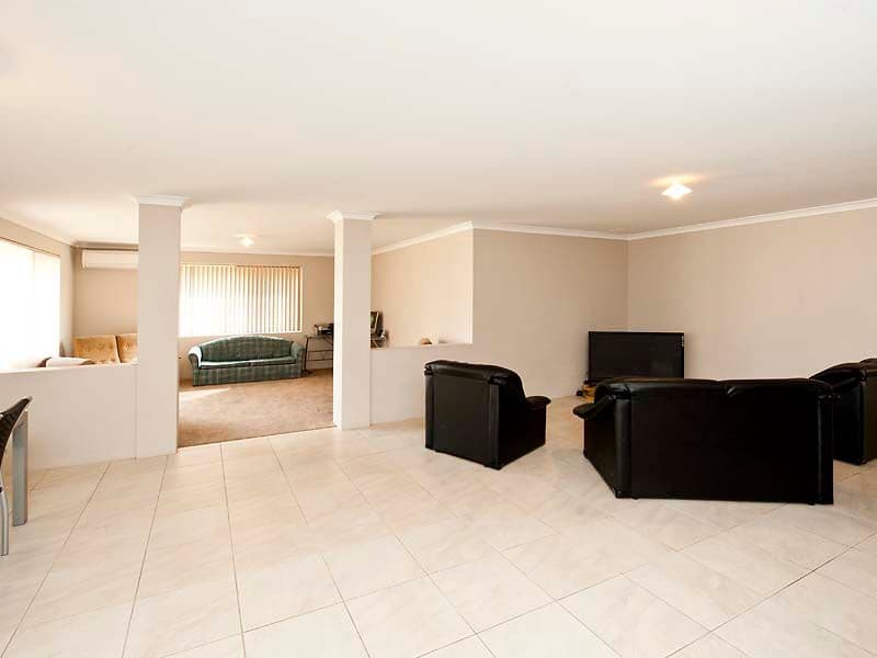 118 Kendall Boulevard, BALDIVIS WA 6171, Baldivis - Thumbnail 3