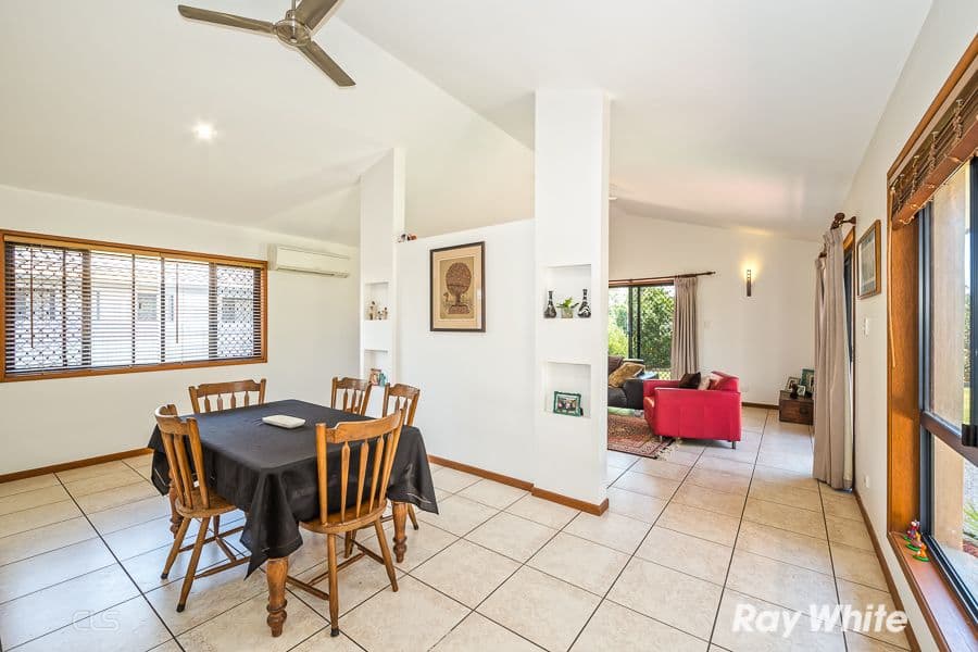 138 Carpenter Way, Sandstone Point QLD 4511, Sandstone Point - Thumbnail 2