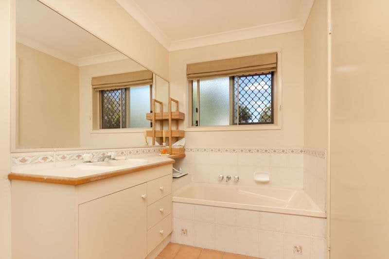 26 Sugarloaf Street, FOREST LAKE QLD 4078, Forest Lake - Thumbnail 6