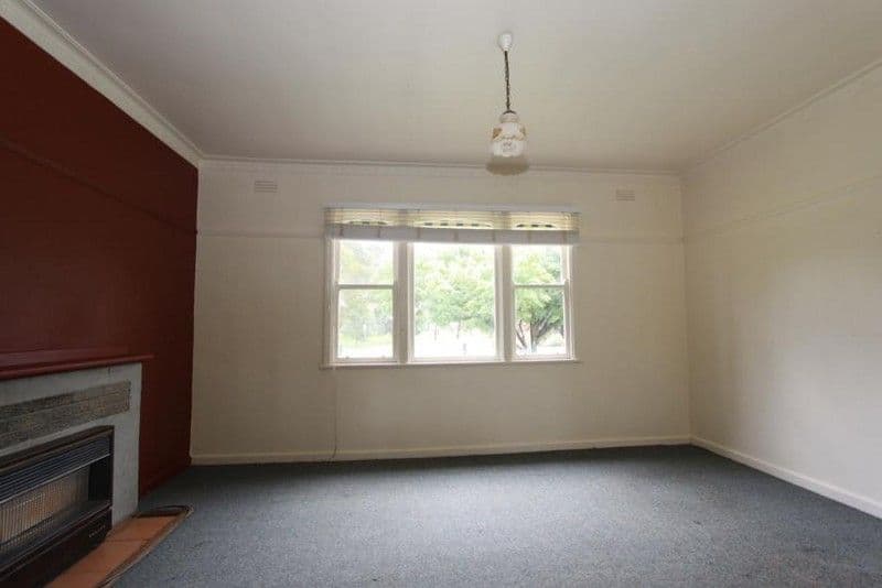2 Guthrie Street, KANGAROO FLAT VIC 3555, Kangaroo Flat - Thumbnail 3