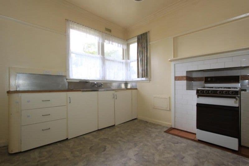 2 Guthrie Street, KANGAROO FLAT VIC 3555, Kangaroo Flat - Thumbnail 5