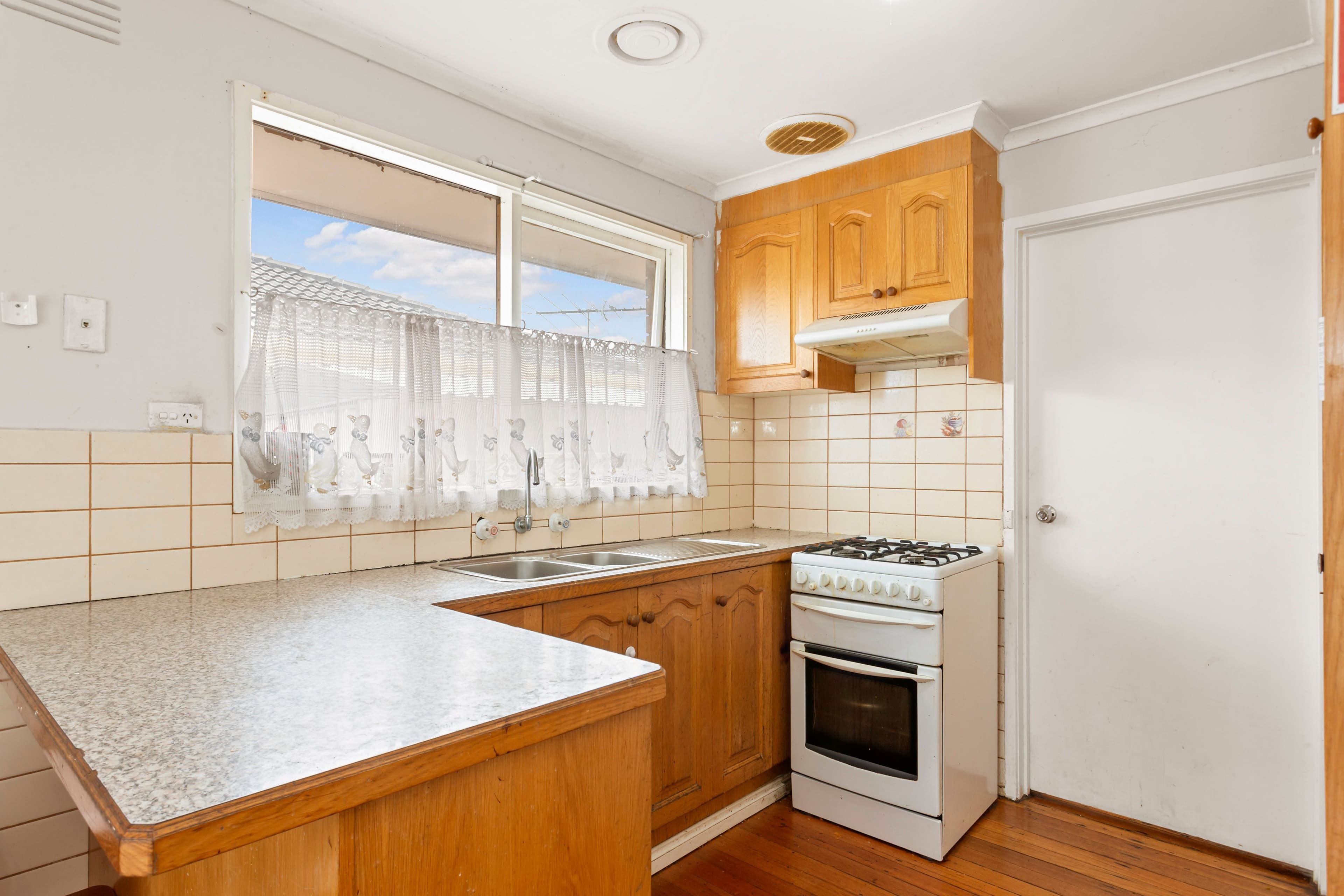 32 Wellington Crescent, Lalor VIC 3075, Lalor - Thumbnail 2