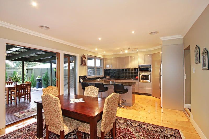 8 Willesden Road, Hughesdale VIC 3166, Hughesdale - Thumbnail 2