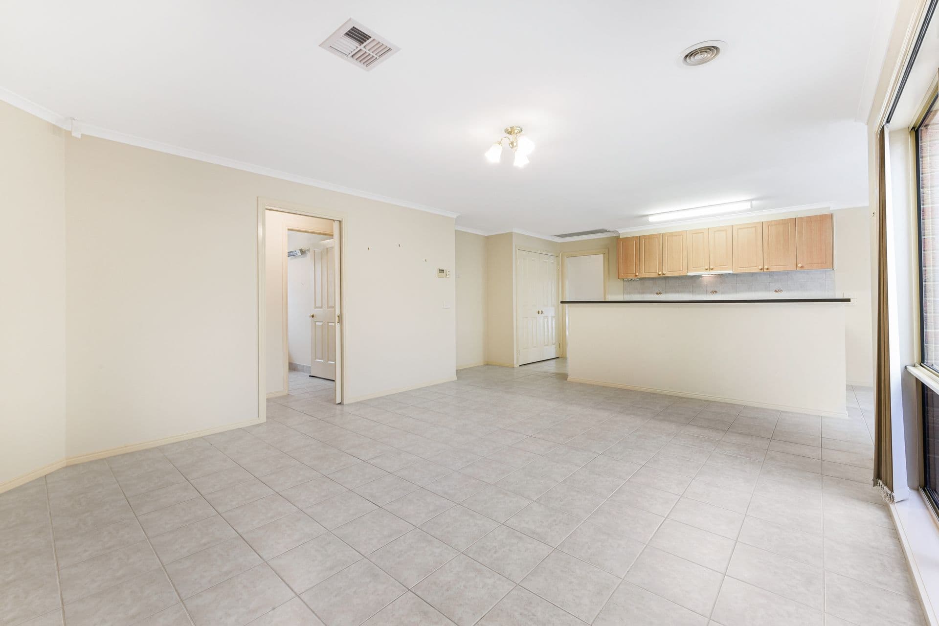 19 Glenisla Way, Berwick VIC 3806, Berwick - Thumbnail 4