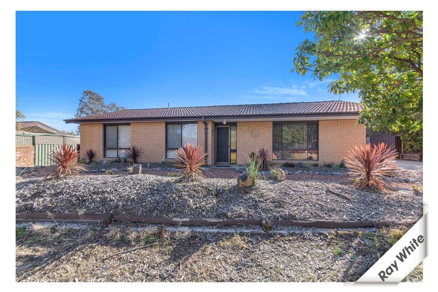 11 Twamley Crescent, Chisholm ACT 2905, Chisholm - Thumbnail 2